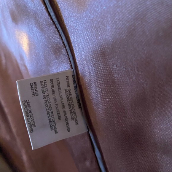 Flattering modern Calvin Klein wool jacket. Perfect condition. - Picture 4 of 4